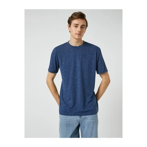 Koton Basic T-shirt with a Crew Neck Short Sleeves, Slim Fit.