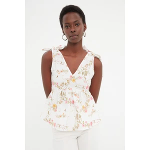 Trendyol Ecru V-Neck Shoulder Detailed Blouse