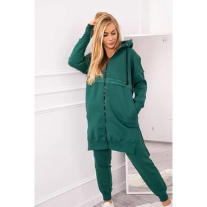 Insulated set with a long green sweatshirt