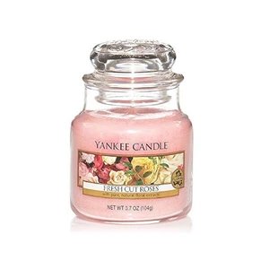 Yankee Candle Fresh Cut Roses vonná sviečka Classic malá 104 g