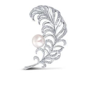 JwL Luxury Pearls Prekrásna perlová brošňa pierko JL0699