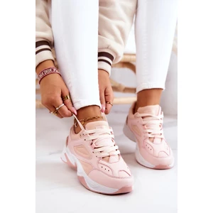 Women's sports shoes tied with pink Hassie