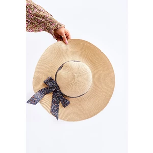 Fashionable hat with bow light beige
