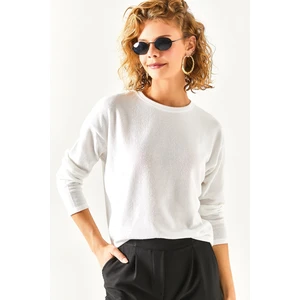 Olalook Women's White Crewneck Bat Soft-textured Blouse