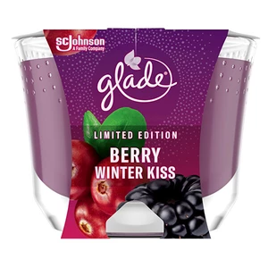 Glade Berry Winter Kiss vonná svíčka   224 g