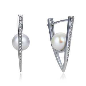 MOISS Elegantní stříbrné náušnice s říčními perlami EP000138