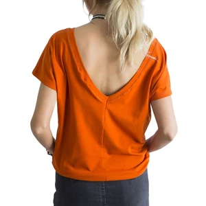 T-shirt with a neckline at the back in a dark orange color