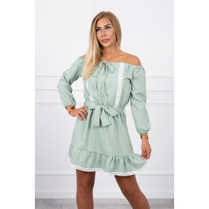 Off-the-shoulder dress and lace light green