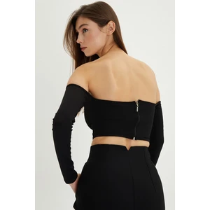 Cool & Sexy Women's Black Zipper Back Crop Blouse B518