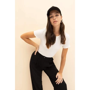 DEFACTO Fitted Crew Neck Short Sleeve T-Shirt
