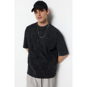 Trendyol Men's Basic Oversize/Wide Cut Crew Neck Short Sleeves 1 Cotton T-Shirt with an Worn/Faded Effect.