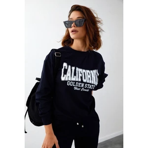 Set of women's sweatshirt with dark blue application