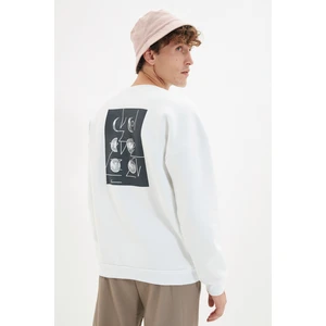 Trendyol White Men's Oversize Crew Neck Long Sleeve Printed Soft Fluffy Inside Sweatshirt