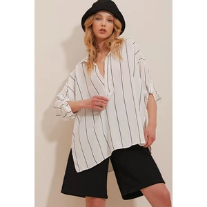 Trend Alaçatı Stili Women's White Polo Neck Contrast Striped Oversized Blouse with slits