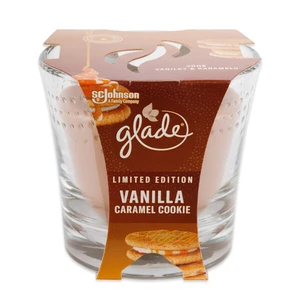 Glade Vanilla Caramel Cookie vonná svíčka 129 g