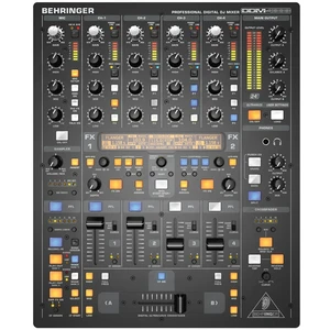 Behringer DDM 4000 Mixer DJing