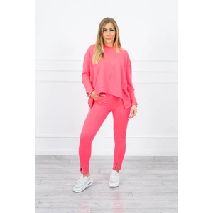 Set with an oversize blouse pink neon