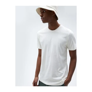 Koton Basic T-shirt with a Crew Neck Short Sleeves, Slim Fit.