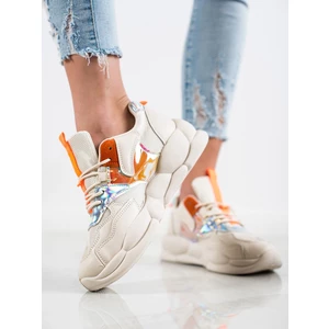BESTELLE SNEAKERS ON THE FASHION PLATFORM