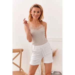 Women's white shorts with elasticated waistband