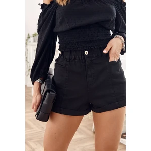 Black shorts with cuff