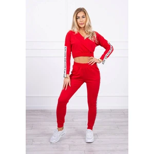 Set with decorative stripes red