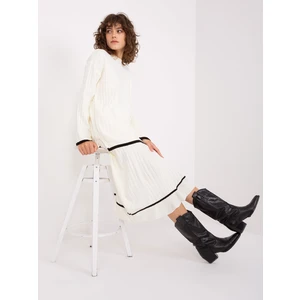 Ecru knitted set with oversize sweater