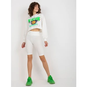 Casual Ecru set with short sweatshirt and cycling shoes