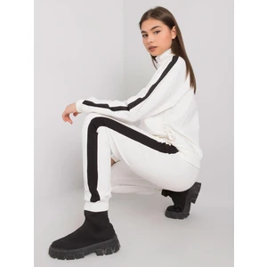 Ecru cotton set