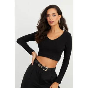 Cool & Sexy Women's Black Crop Top CY309