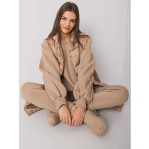 Dark beige three-piece set with a Minneola vest