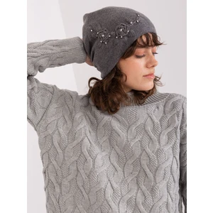 Dark gray cap with appliqué