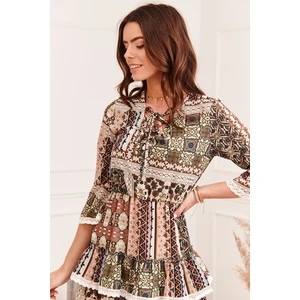 Patterned dress with ruffles