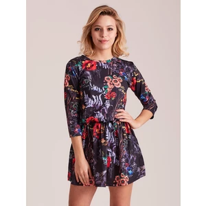 Women´s black dress with colorful flowers