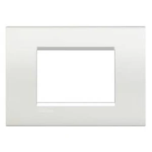 Legrand rám Living&Light bílá LNA4803BI