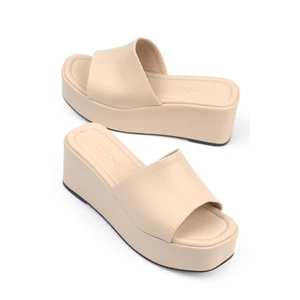 Capone Outfitters Capone Women's Beige Heels with Single Strap. Flatform Slippers.