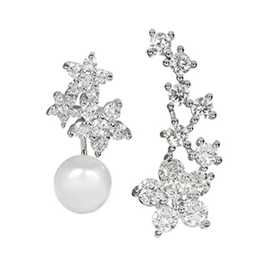 JwL Luxury Pearls Asymetrické náušnice - dvojitá náušnice s pravou bielou perlou a pozdĺžna náušnice so zirkónmi JL0260