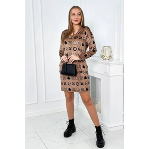 Velvet dress with decorative Kamel pattern