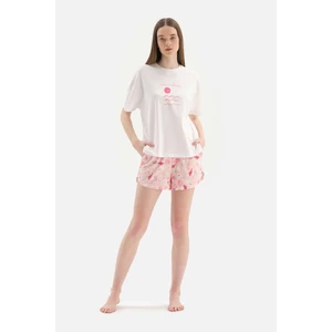 Dagi An Off-White Bis Collar Printed Knitted Top With Printed Shorts and Bottom Knitted Pajamas Set.