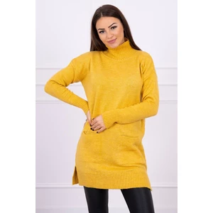 Sweater with mustard stand-up collar