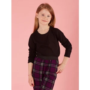 Girls´ black blouse with long sleeves