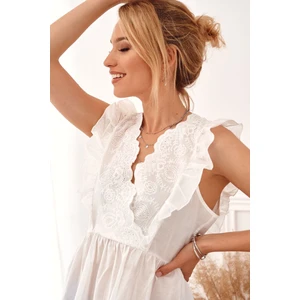 Lady's summer blouse with embroidered cream front