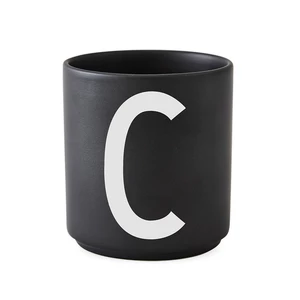 Czarny porcelanowy kubek Design Letters Alphabet C, 250 ml