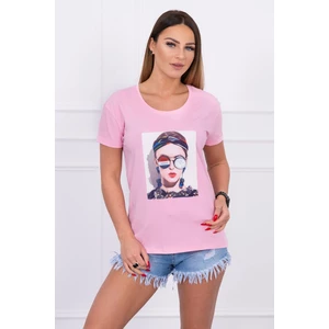 Blouse with a woman's graphics powdered pink