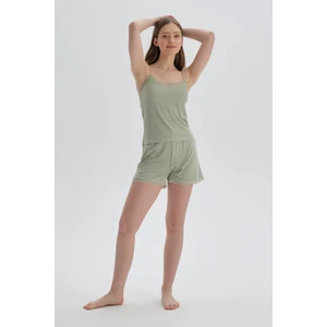 Dagi Shorts - Green - Normal Waist