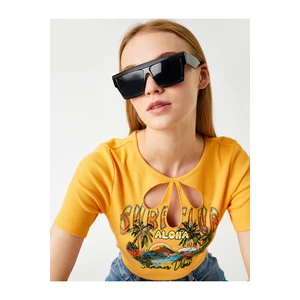 Koton Window Detailed Printed Short Sleeve T-Shirt.