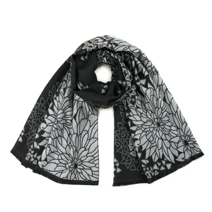 Art Of Polo Woman's Scarf sz21369 Black/White